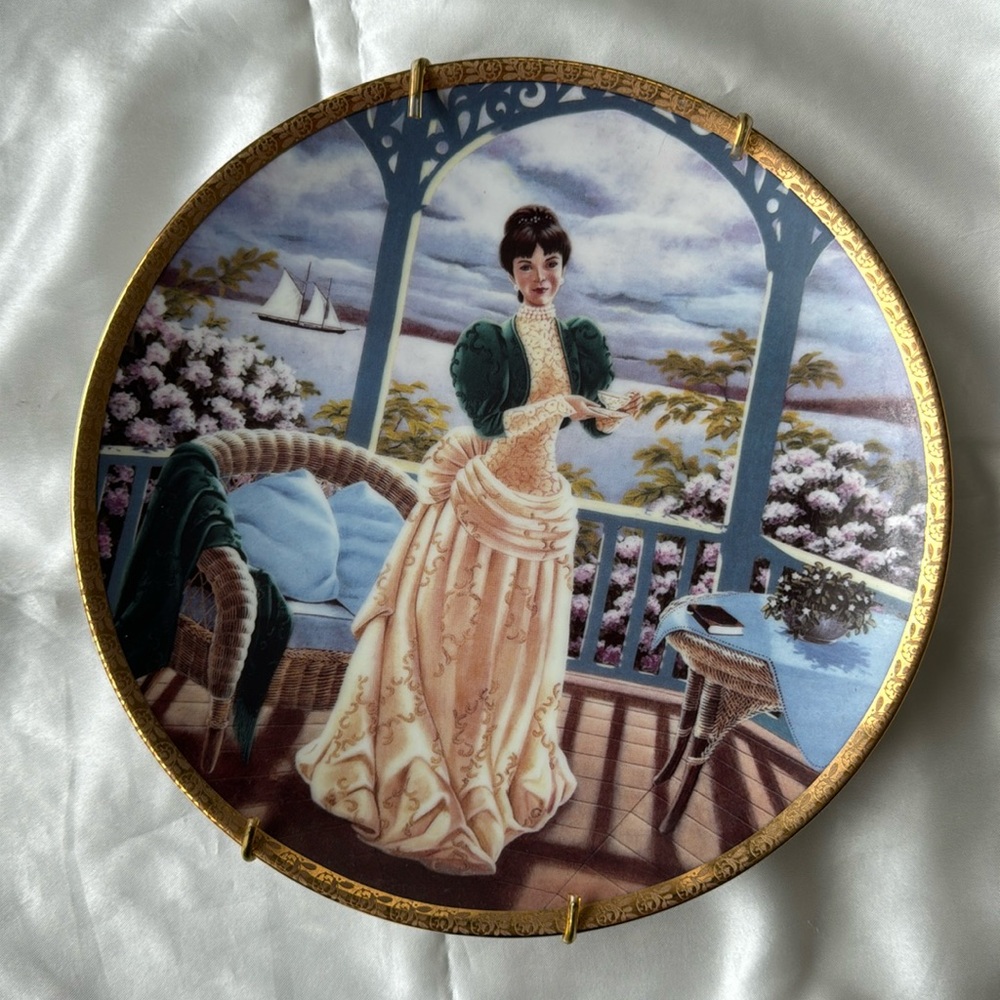 Avon “Mrs Albee visits the Atlantic Provinces” 👒